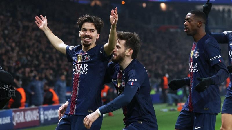 每体：巴萨向德容提供的续约报价可能包含8000万欧的解约条款